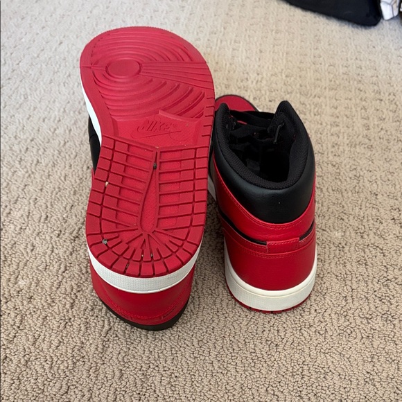 Nike Jordan 1 Mid Bred - Lightly Used (No Box) - Picture 4 of 6